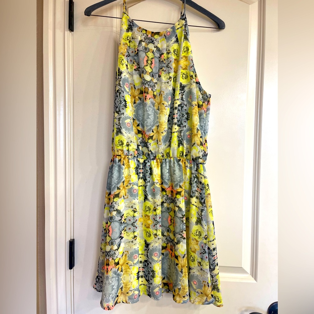 Cute summer dress, beautiful yellow, gray, and neon coral.